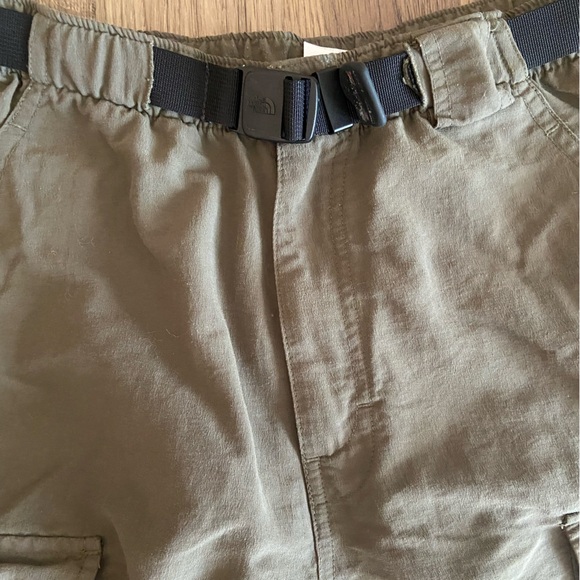 The North Face Men's Olive Green Hiking Cargo Shorts Size Small - Picture 2 of 10
